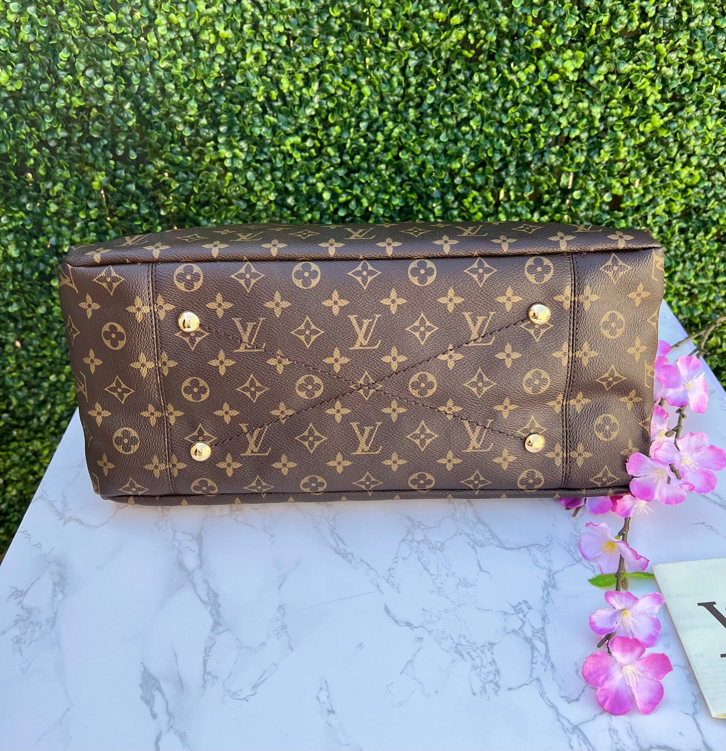 Artsy MM Monogram