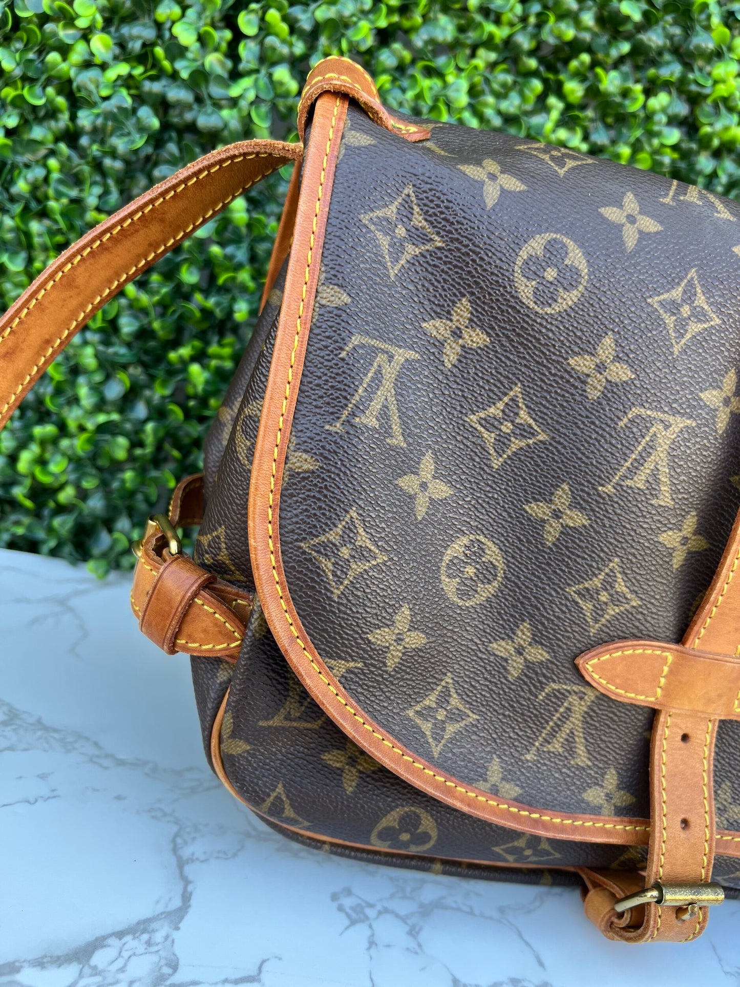 Saumur 30 Messenger Crossbody Bag