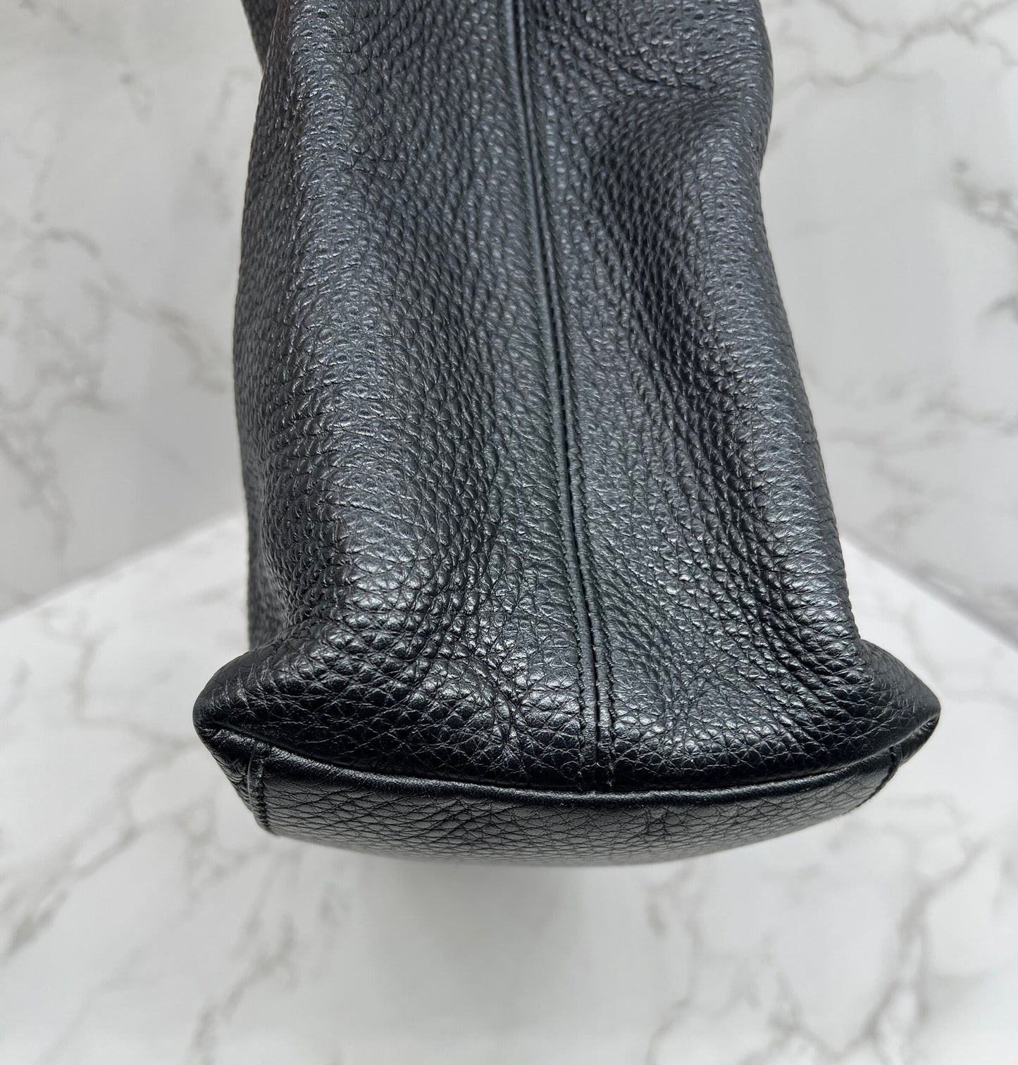 Gucci GG Medium Soho Double Chain Pebbled Leather in Black