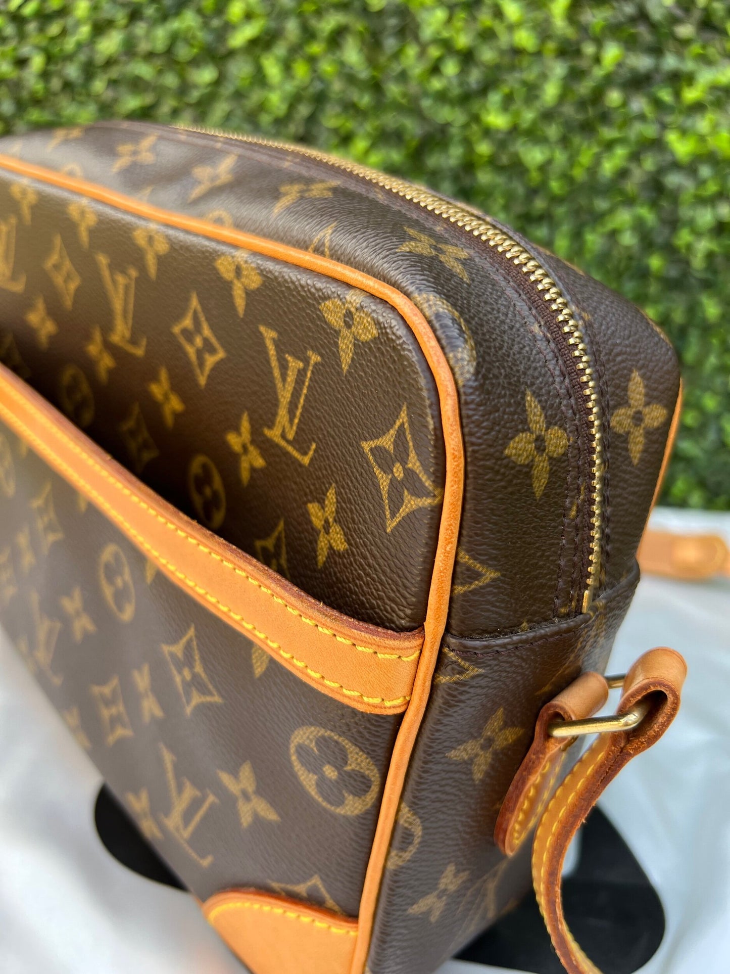 Authentic Preowned Louis Vuitton Trocadero 27 Bag