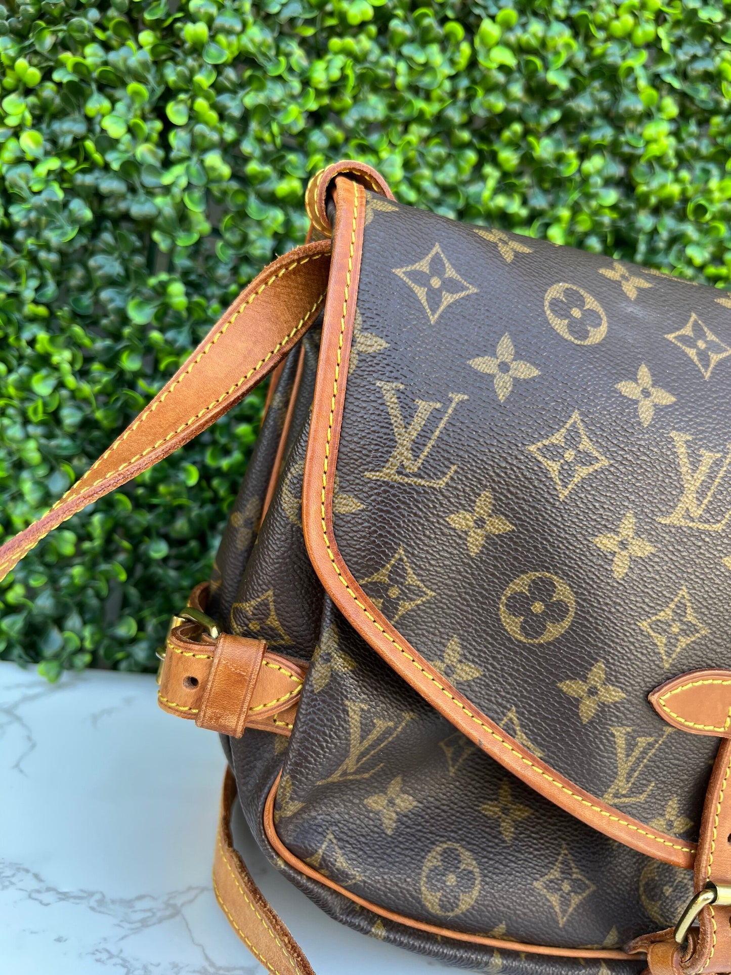 Saumur 30 Messenger Crossbody Bag