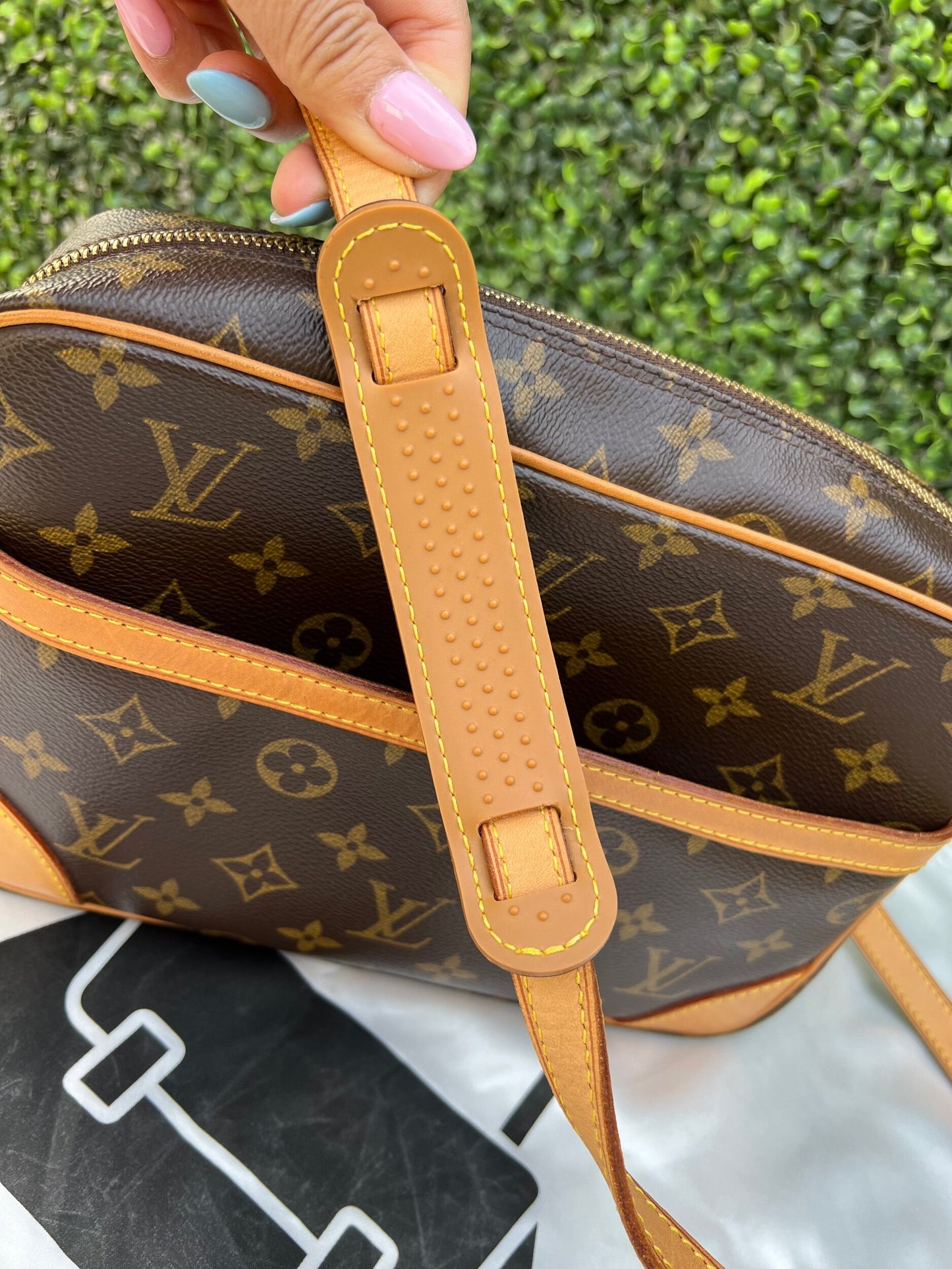 Authentic Preowned Louis Vuitton Trocadero 27 Bag