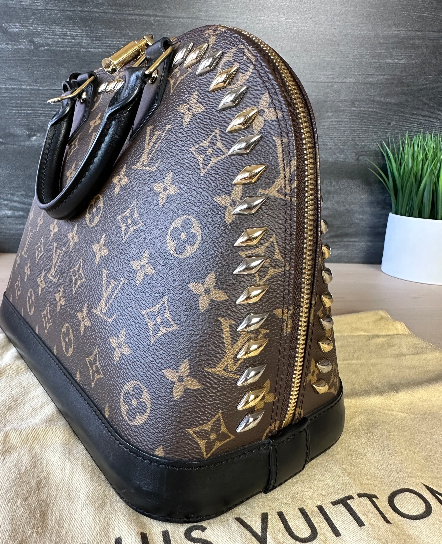 Authentic Preowned RARE Limited Edition Metal Stones Alma PM