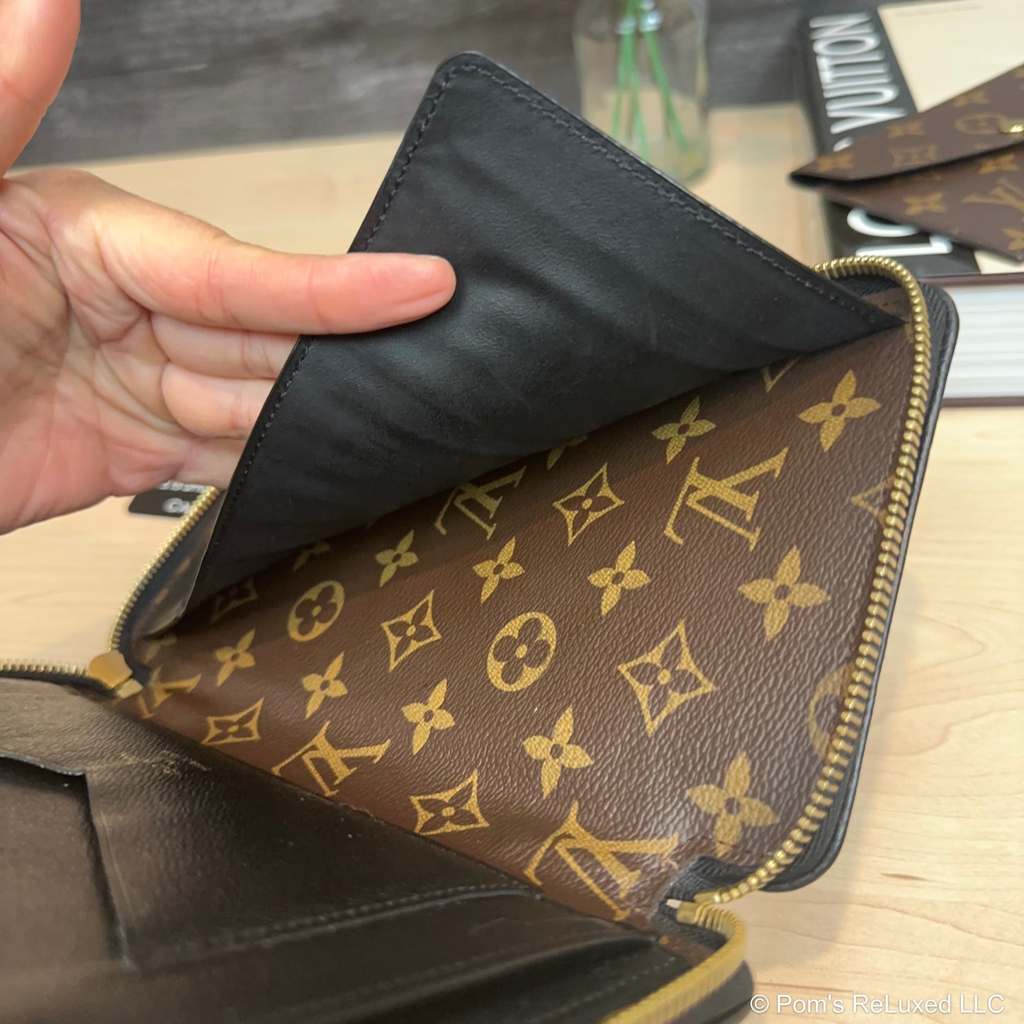 Daily Travel Organizer Wallet Monogram Canvas Noir