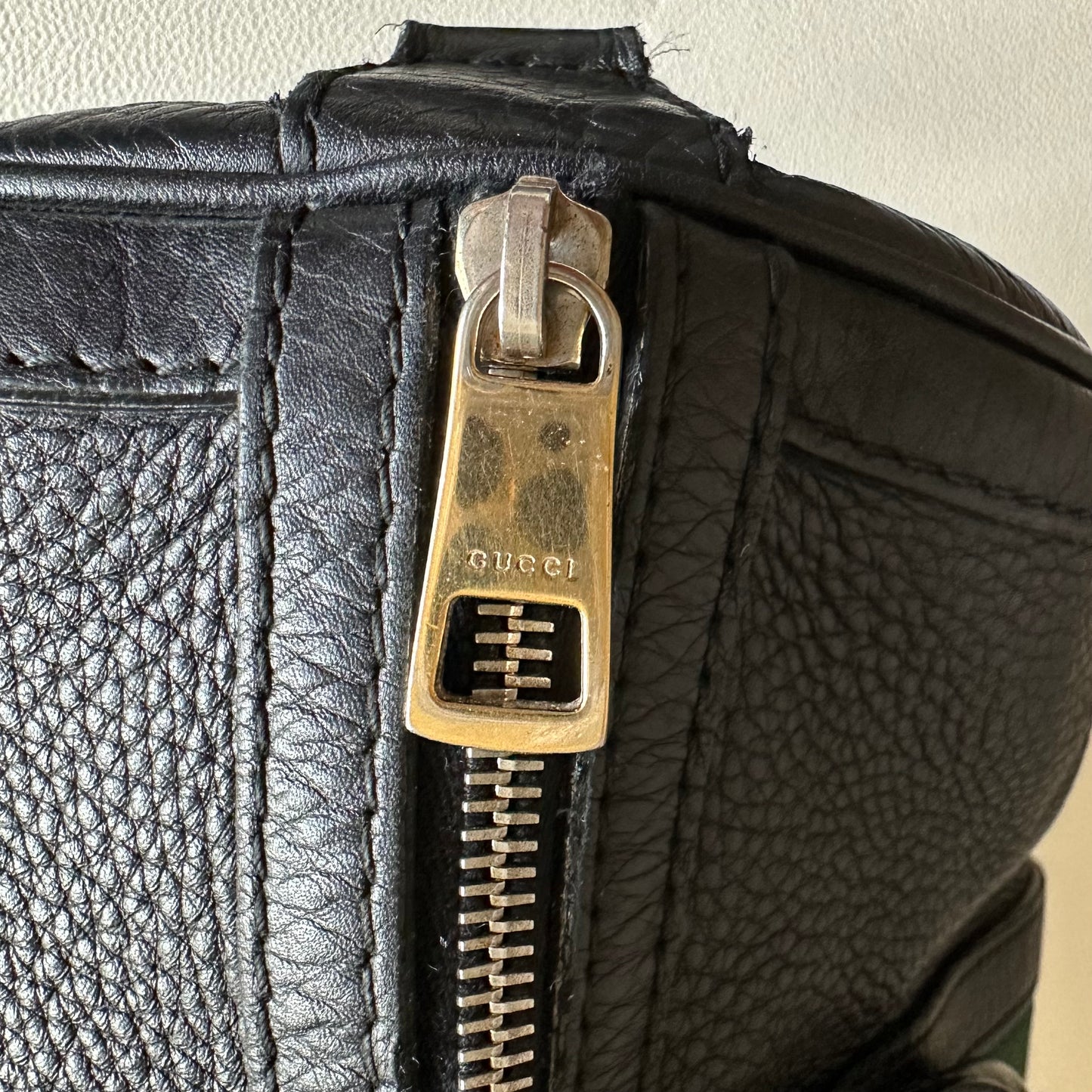 Vintage Web boston bag in black Leather