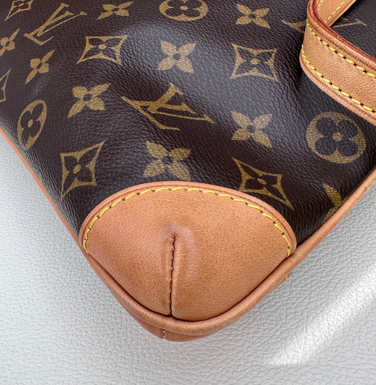 Louis Vuitton Sac Coussin GM Monogram Canvas