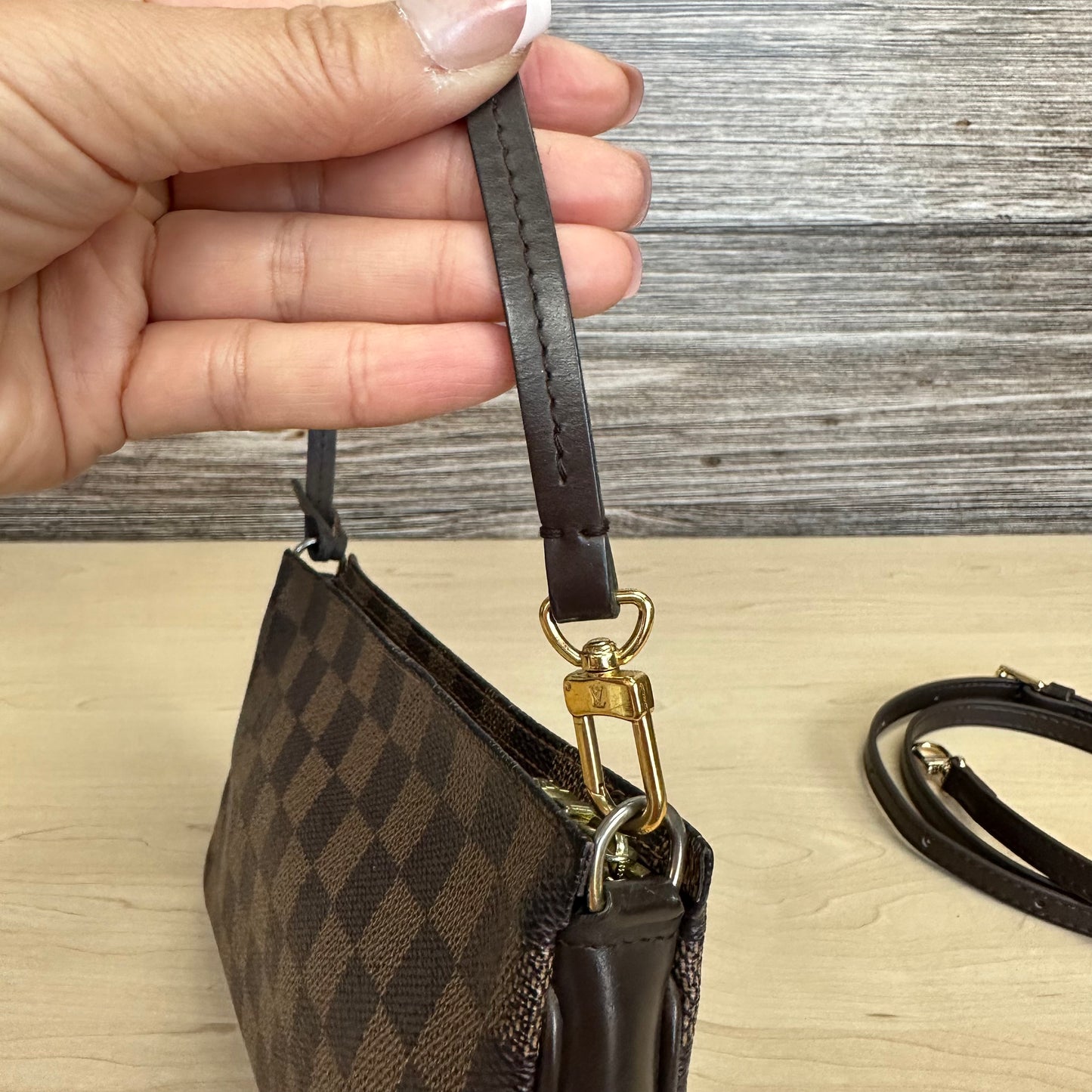 Damier Ebene Navona Pochette Accessories