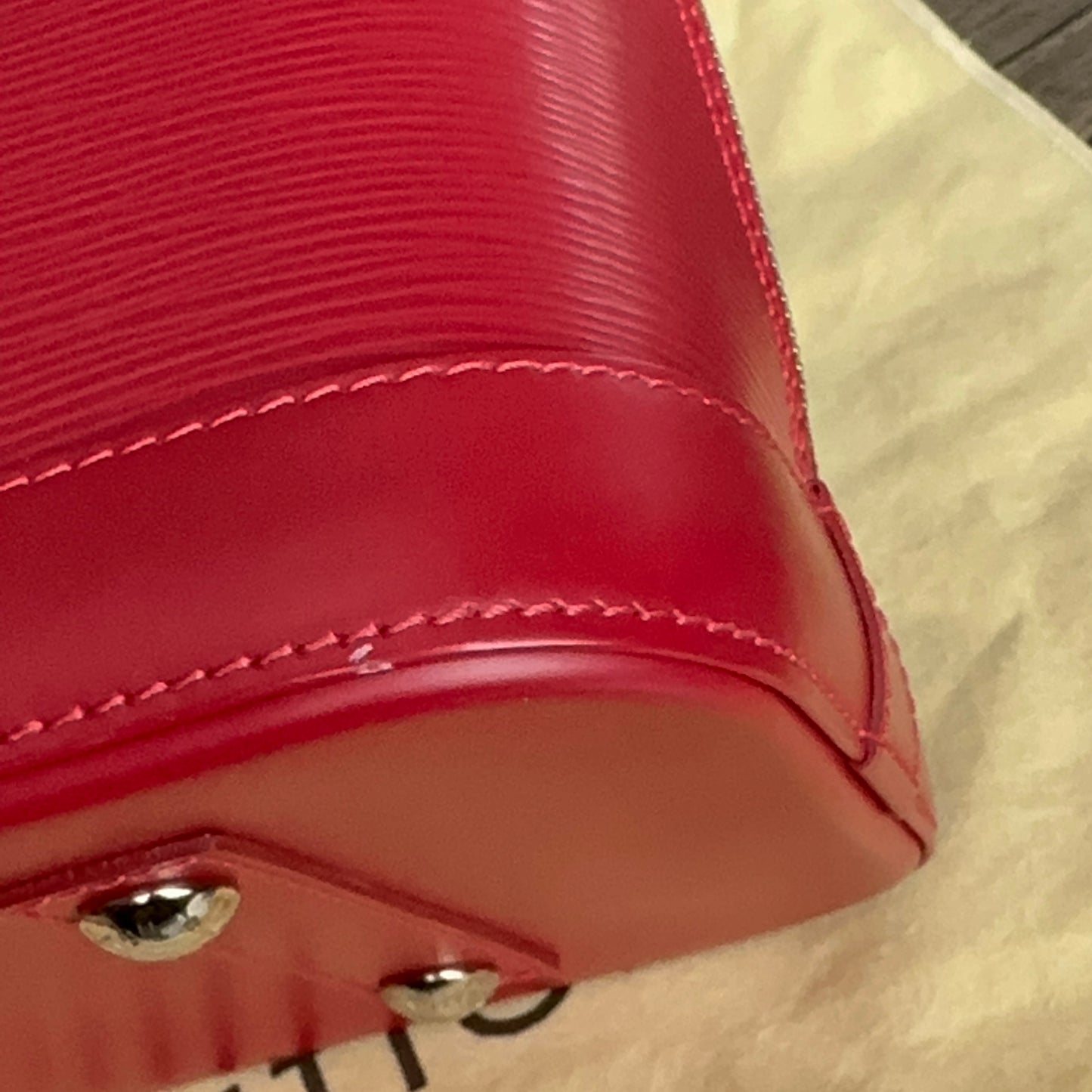 Coquelicot Epi Leather Alma PM