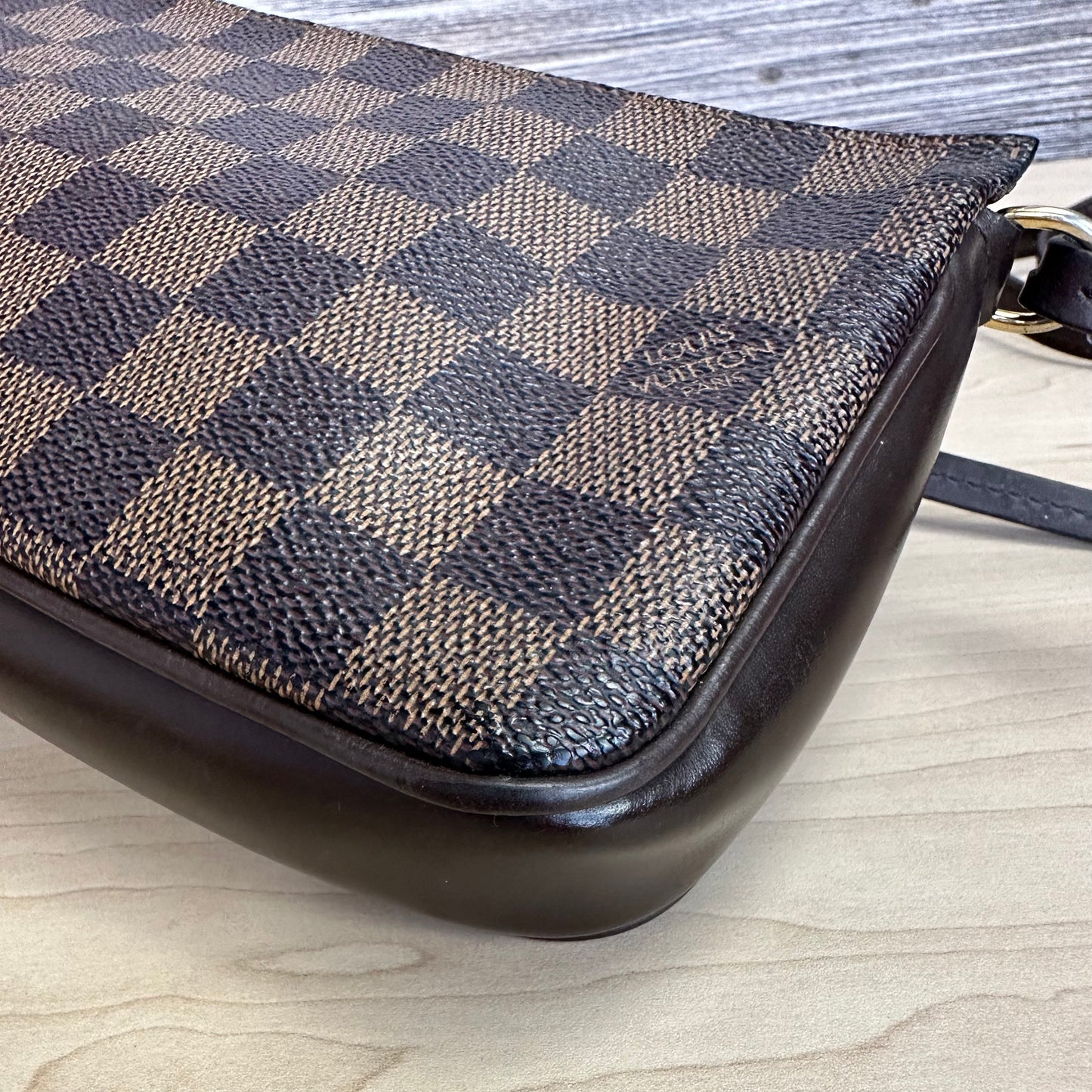Damier Ebene Navona Pochette Accessories