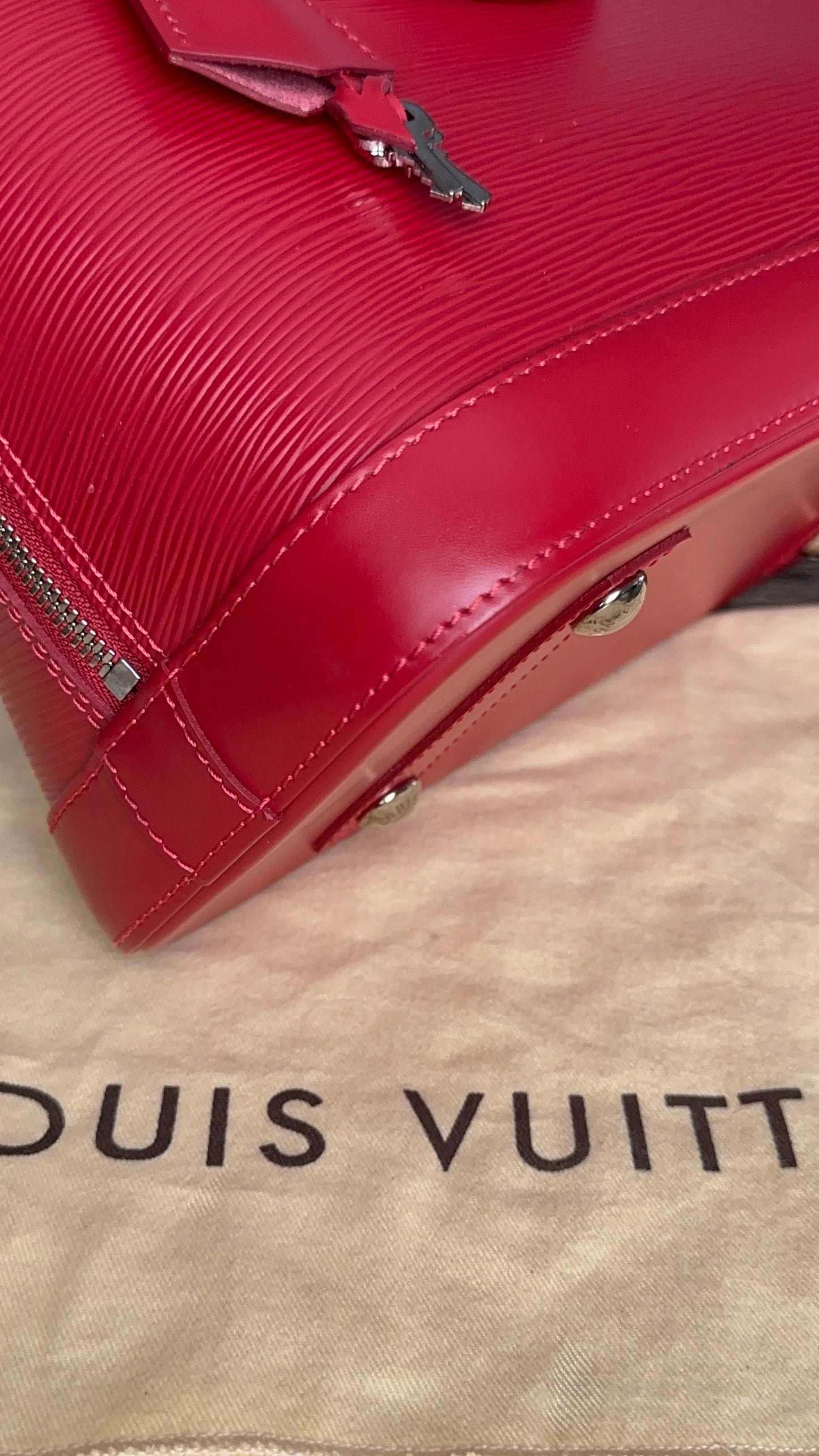 Coquelicot Epi Leather Alma PM