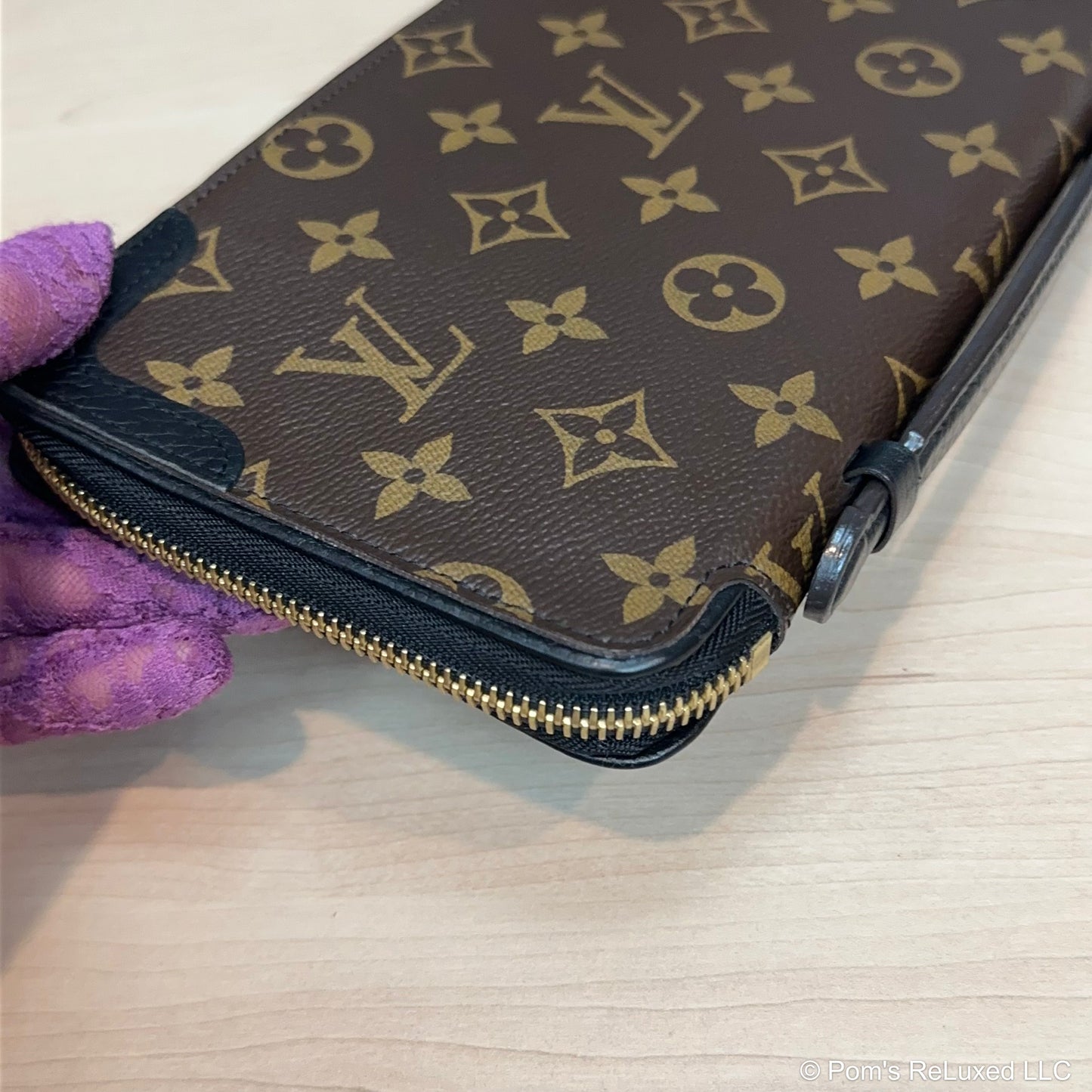 Daily Travel Organizer Wallet Monogram Canvas Noir