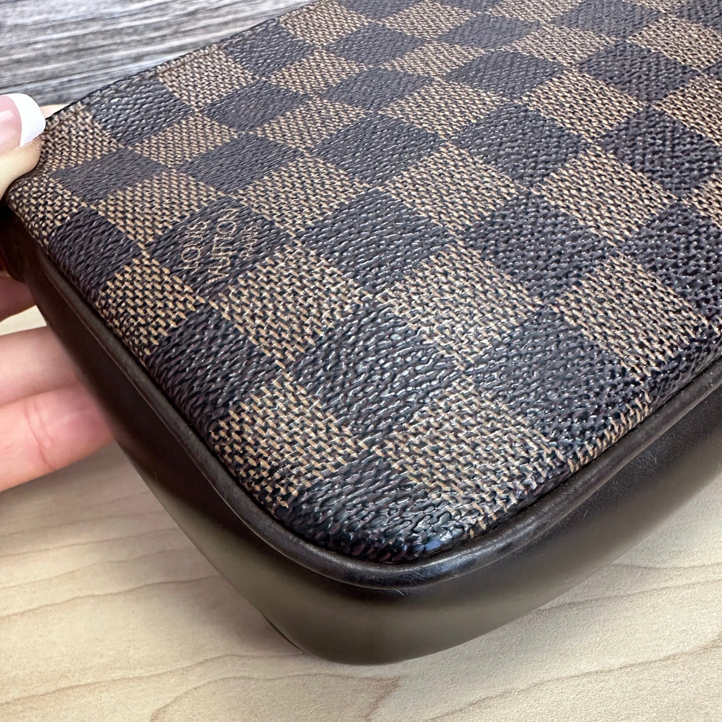 Damier Ebene Navona Pochette Accessories