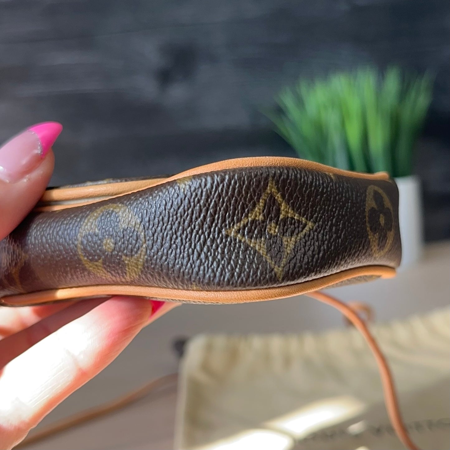 Authentic Preowned Cancun Pochette