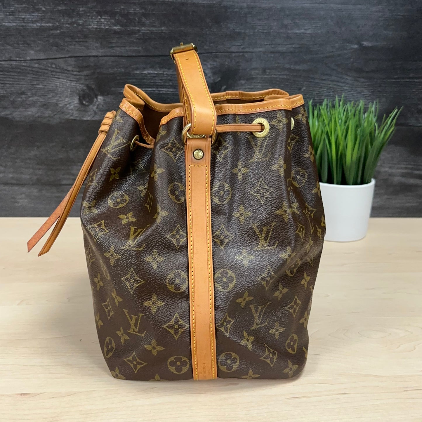 Authentic Preowned Louis Vuitton Petite Noe