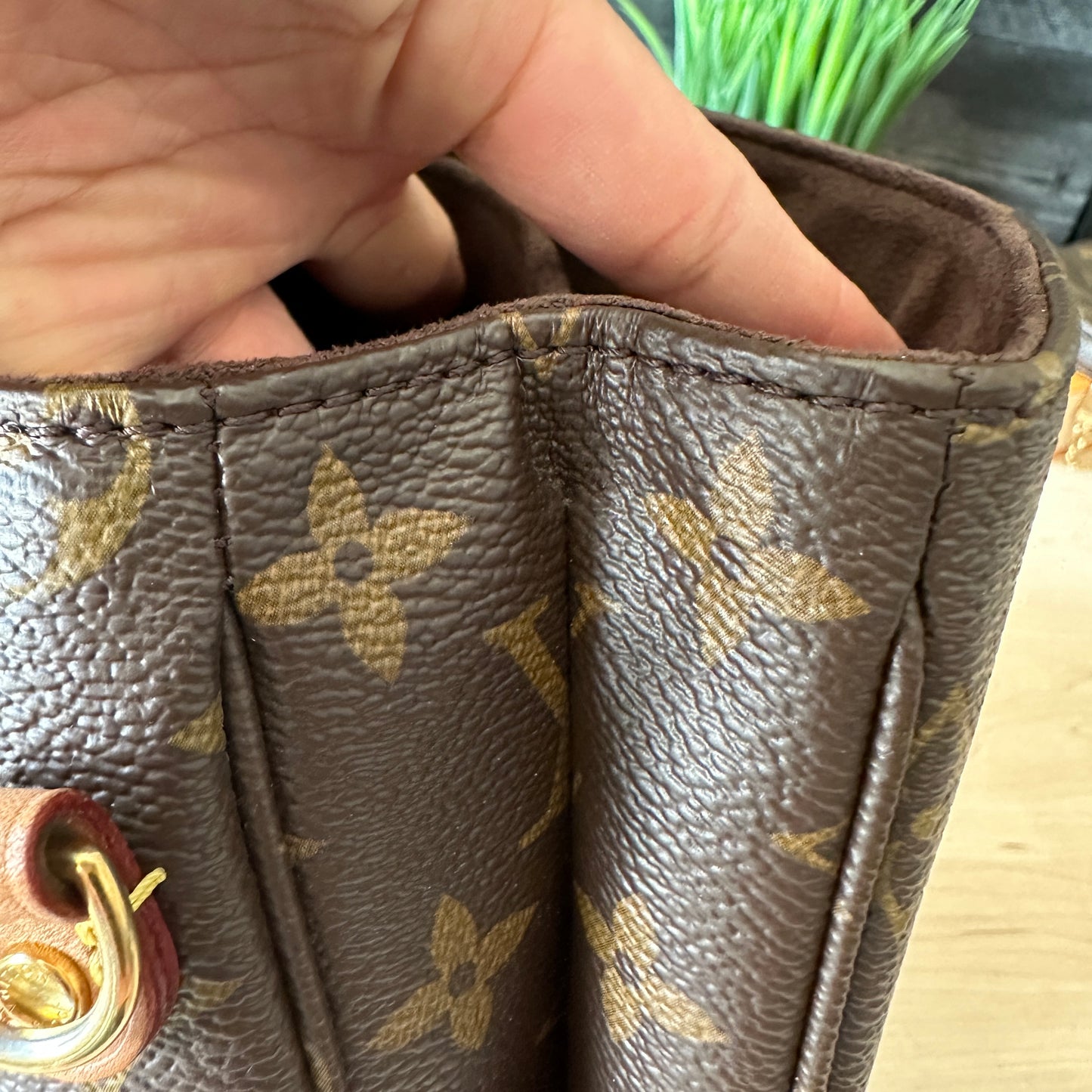 Authentic Preowned Louis Vuitton Pochette Metis
