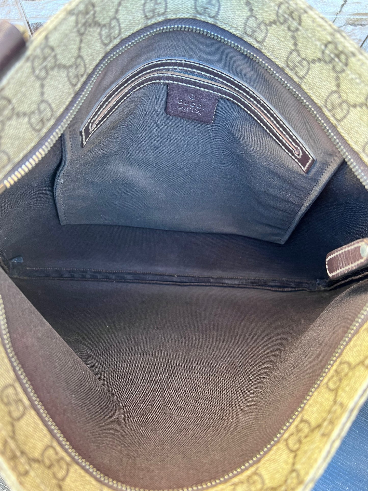 GG Supreme Canvas Messenger Bag