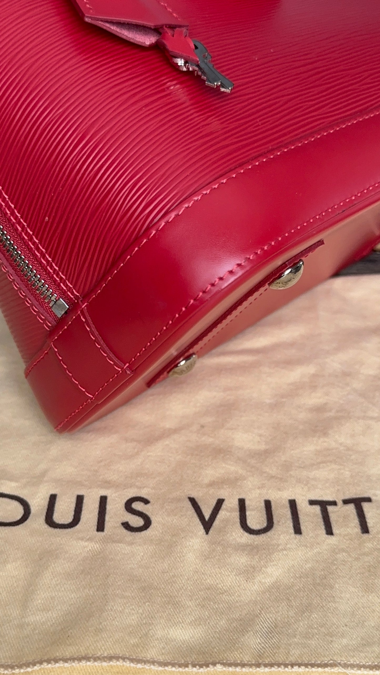 Coquelicot Epi Leather Alma PM