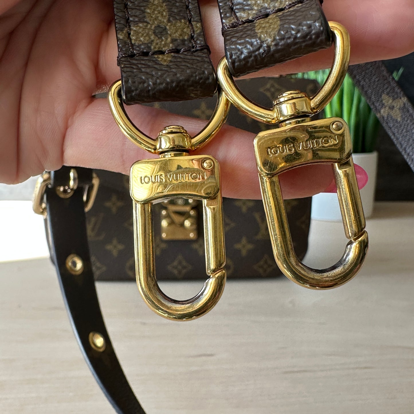 Authentic Preowned Louis Vuitton Pochette Metis