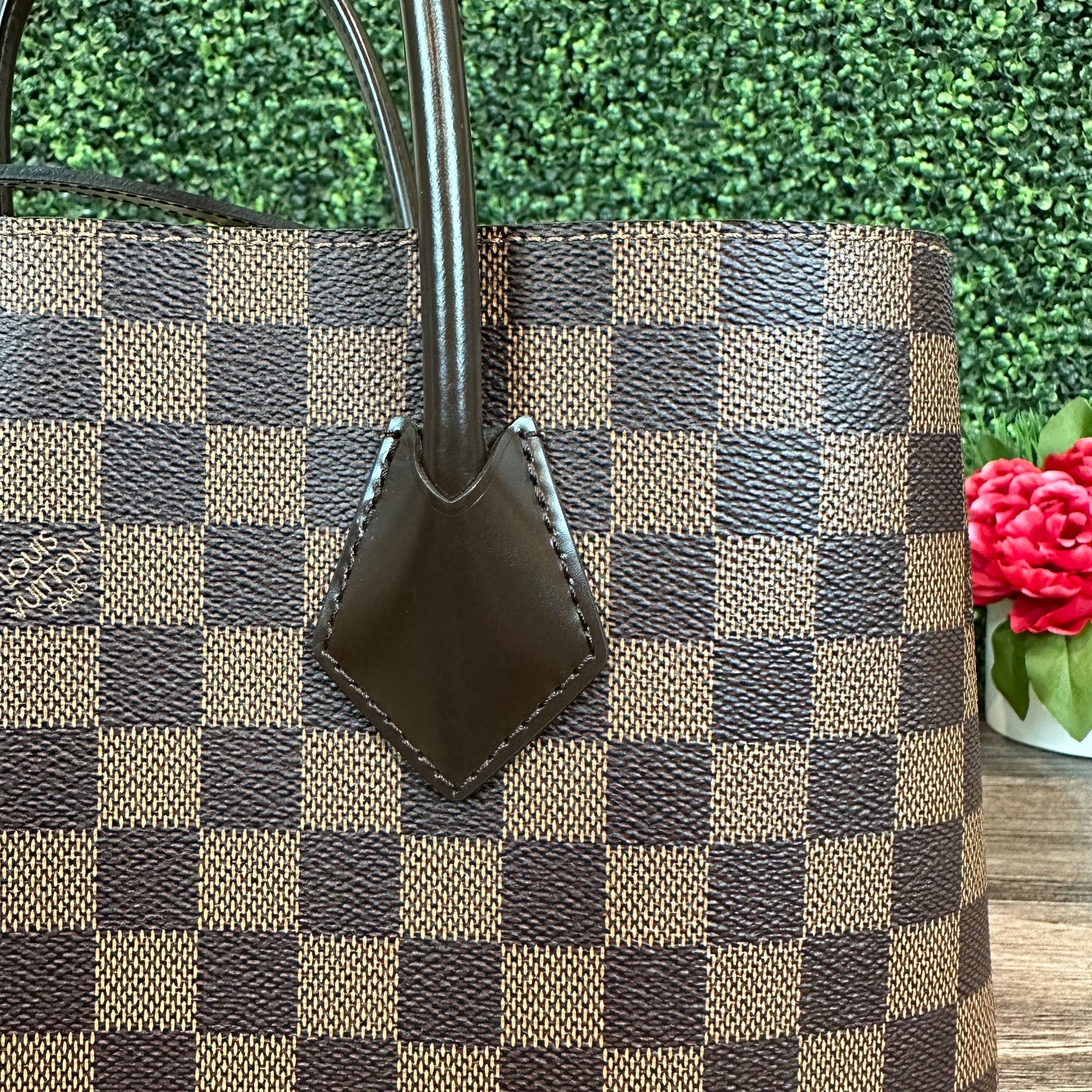 Louis Vuitton Damier Kensington Bag