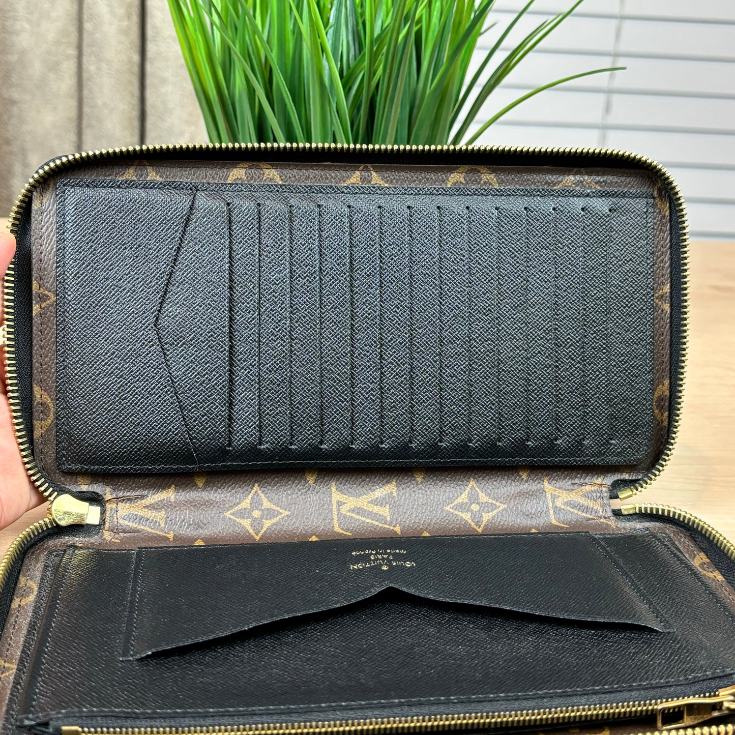 Louis Vuitton Monogram Daily Organizer Wallet Noir