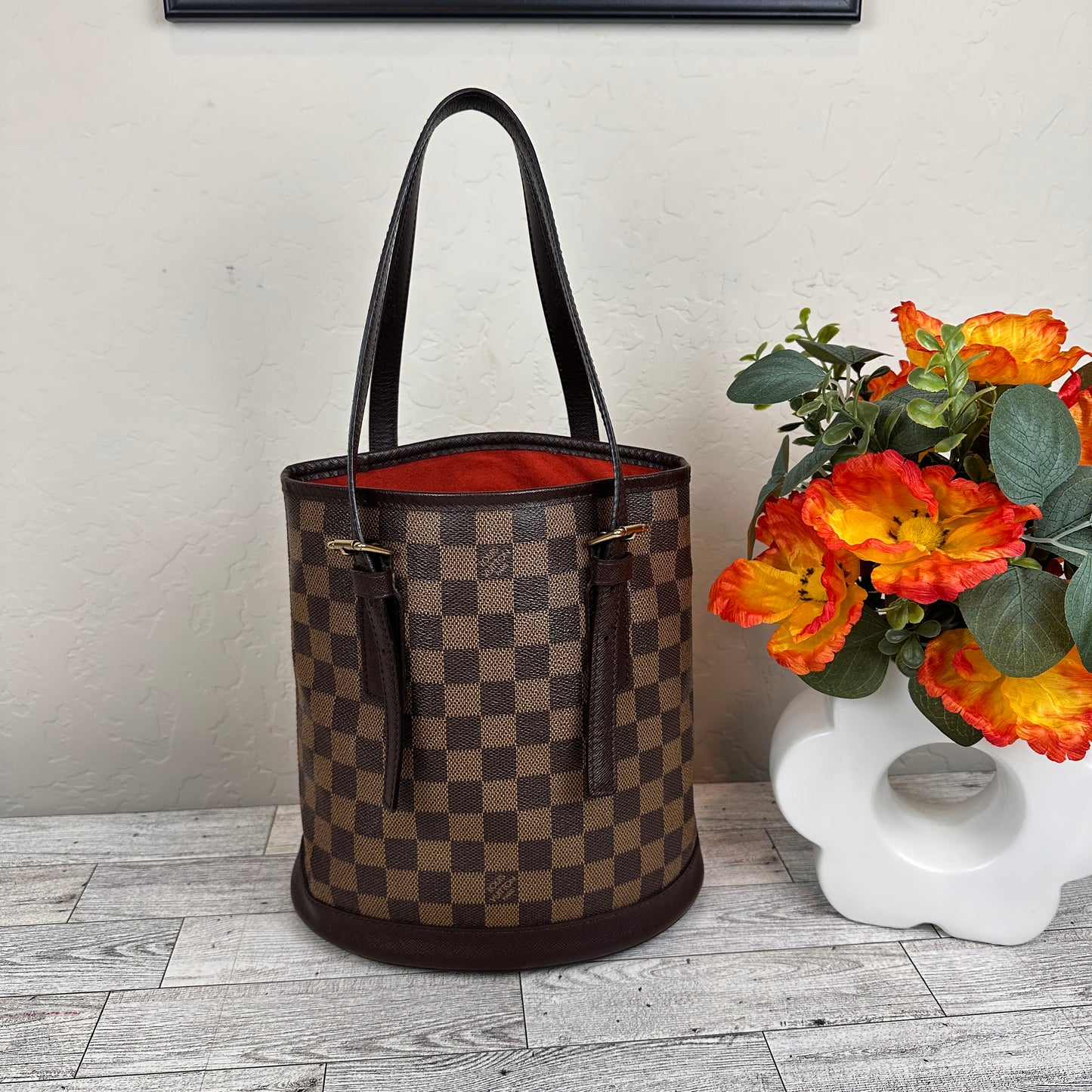 Louis Vuitton Marais DE Bucket Bag