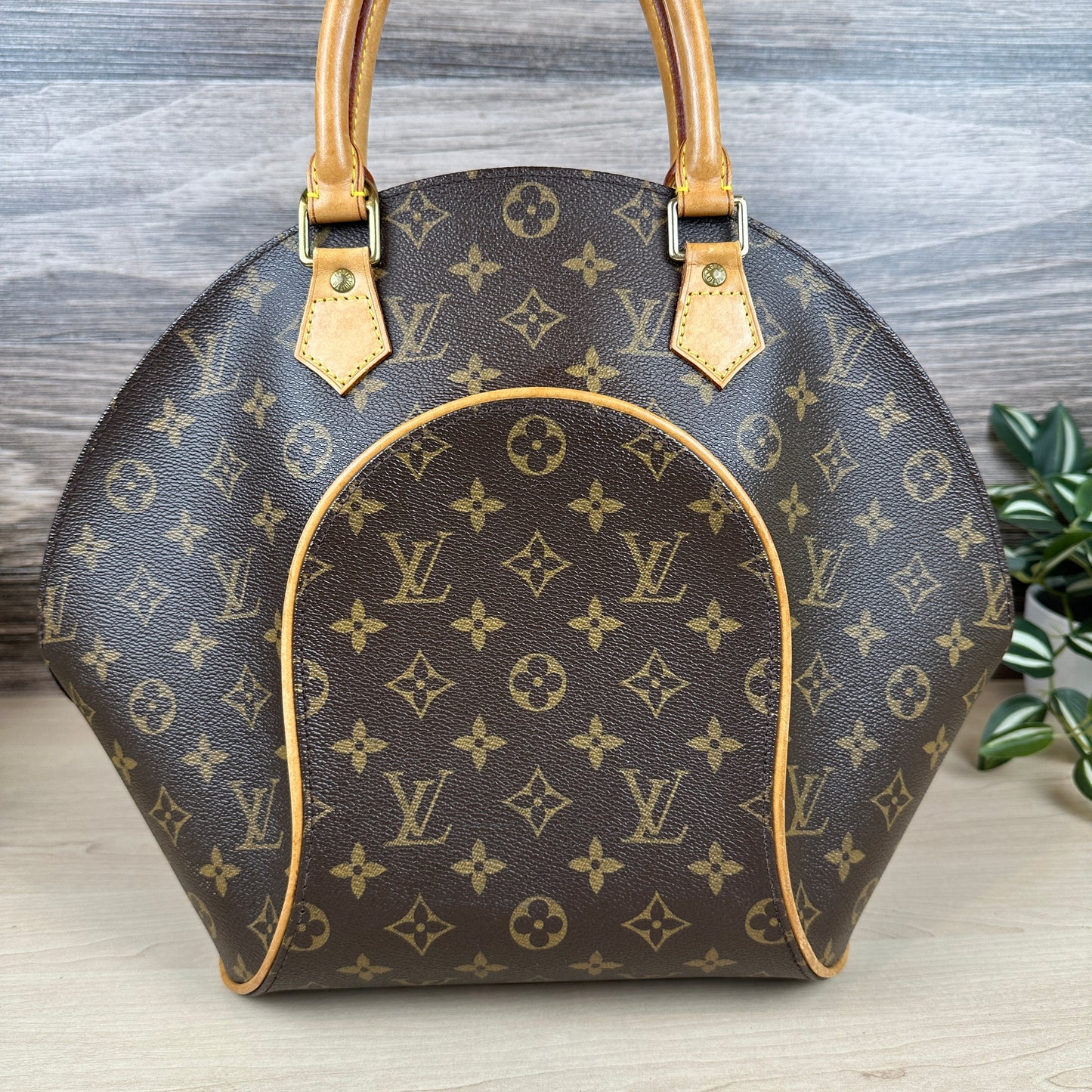 Louis Vuitton Ellipse MM