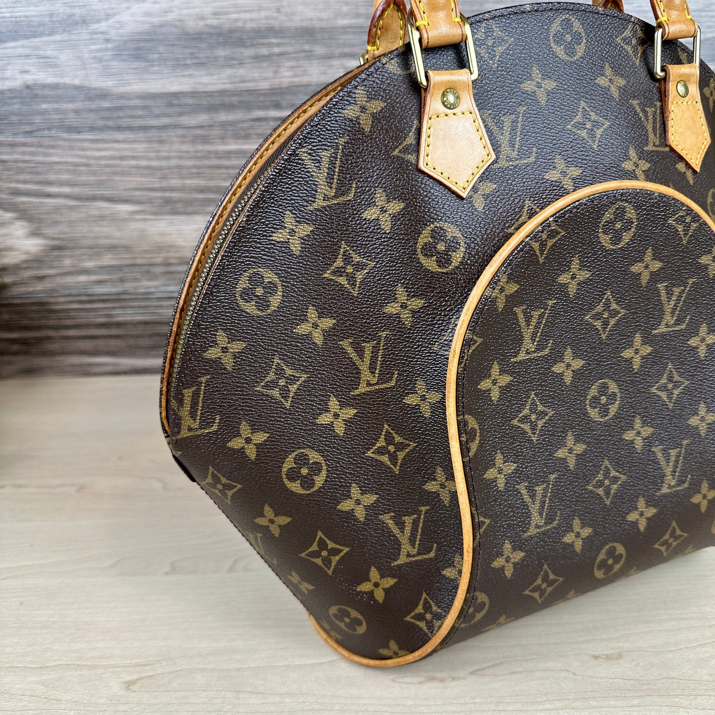 Louis Vuitton Ellipse MM