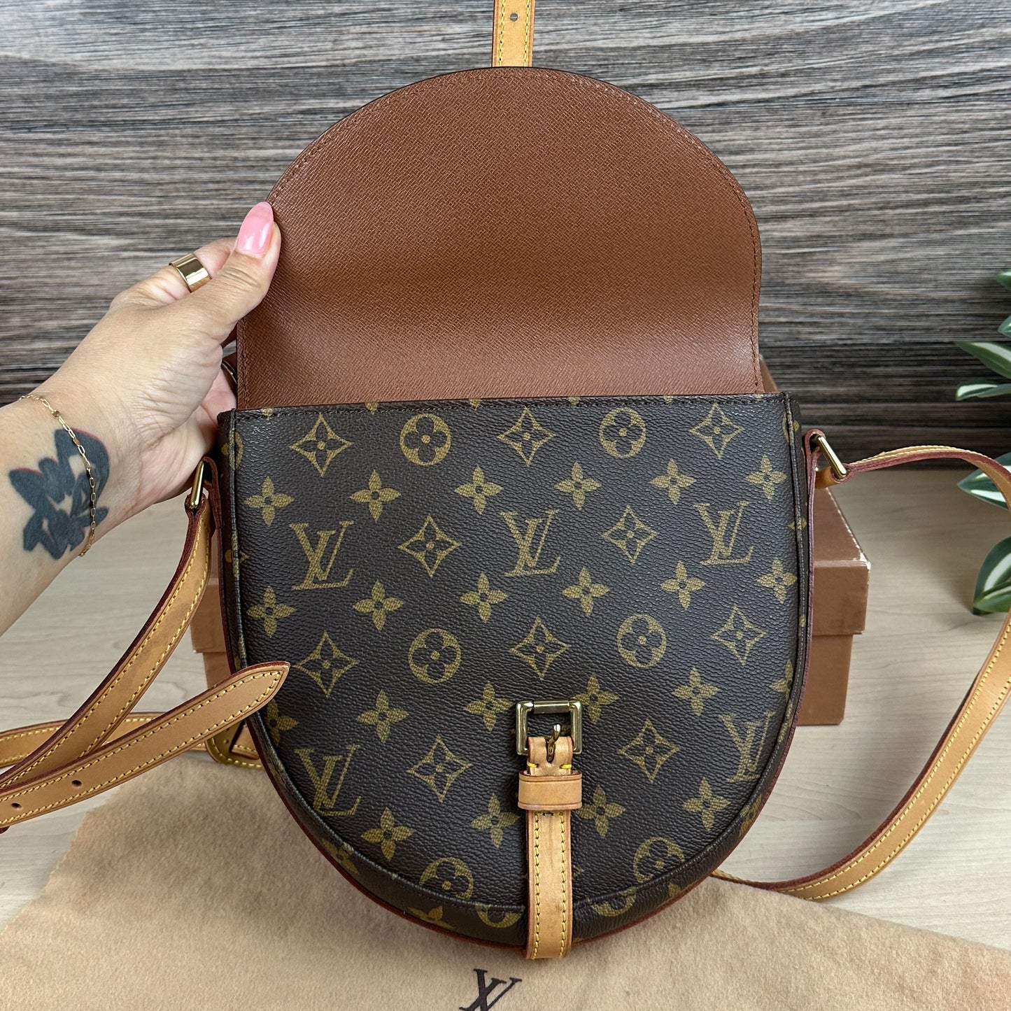 Louis Vuitton Chantilly MM Crossbody