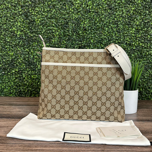 Gucci GG Classic Flat Medium Messenger Bag