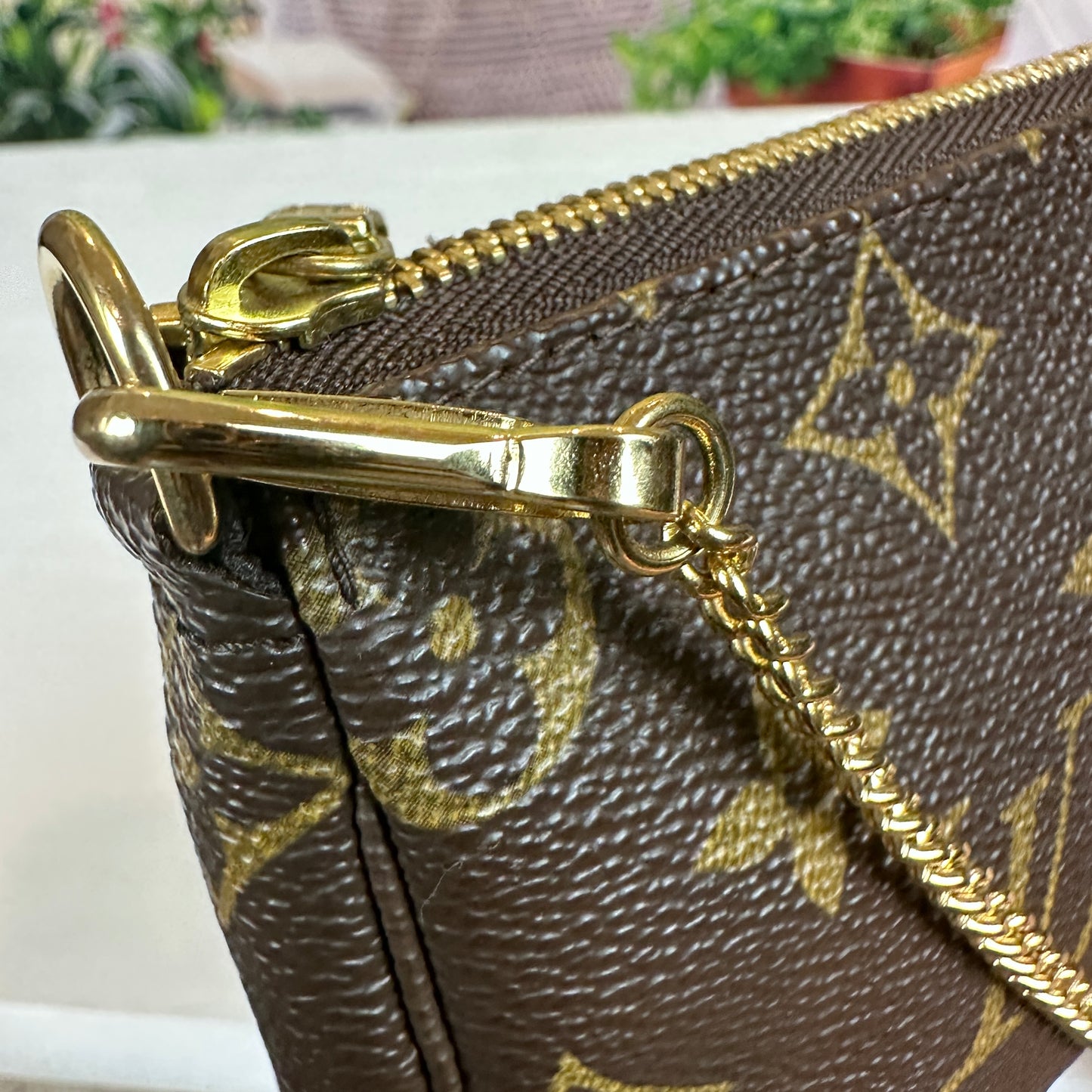 Louis Vuitton Bucket GM Pochette Accessories