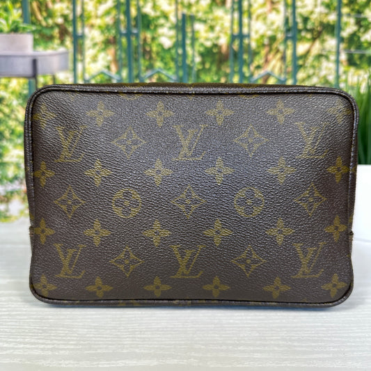 Louis Vuitton Trousse Toilet 23