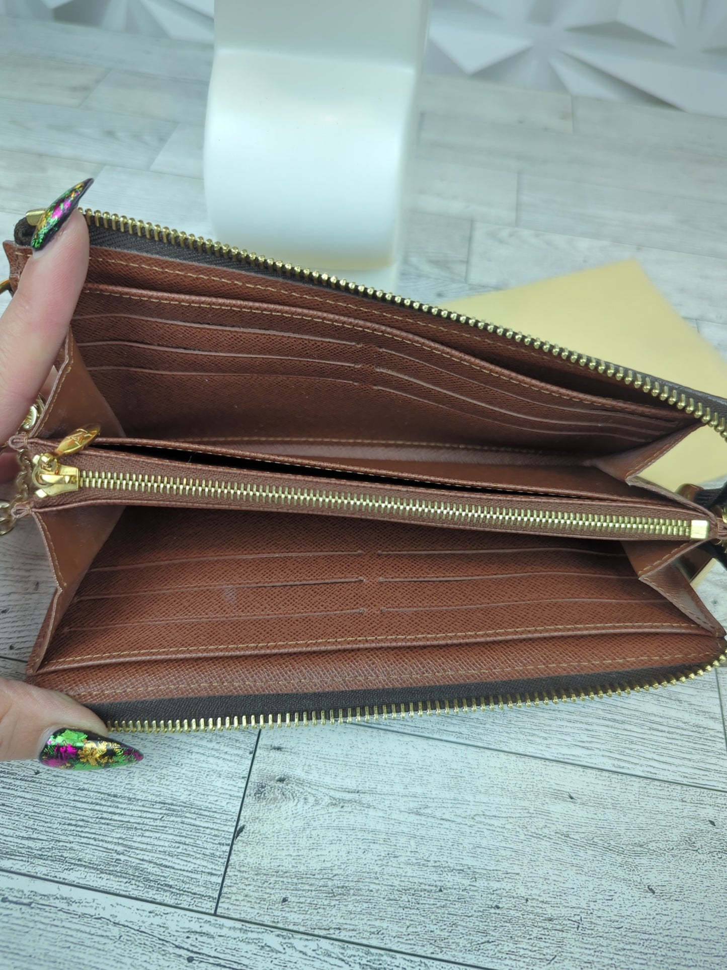 Louis Vuitton Astrid Clutch Wallet