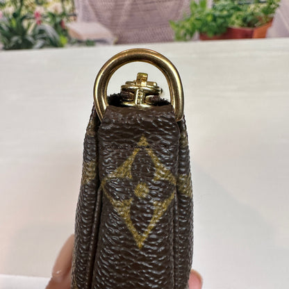 Louis Vuitton Bucket GM Pochette Accessories