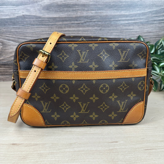 Louis Vuitton Trocadero 27 Crossbody Bag