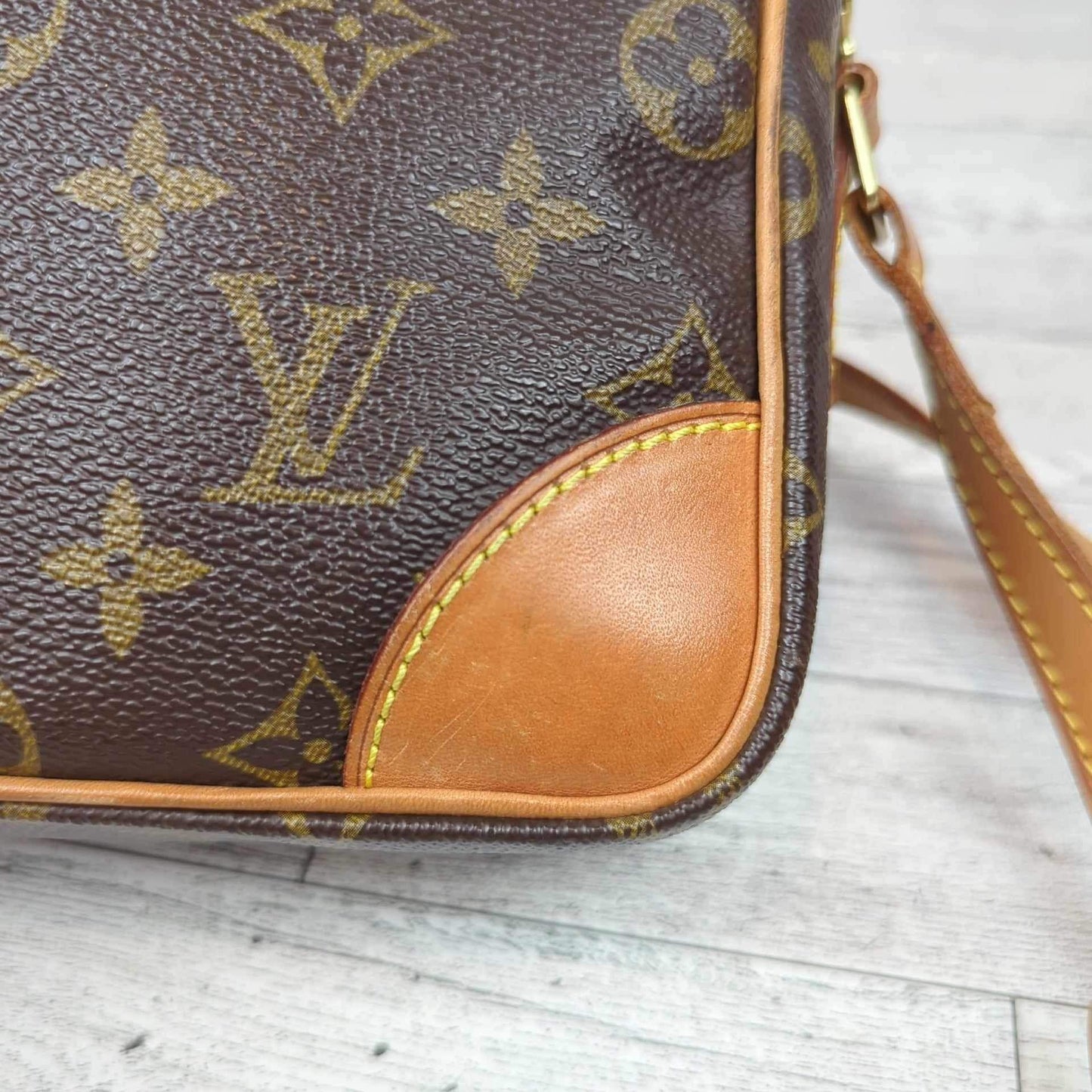 Louis Vuitton Trocadero 27 Crossbody Bag