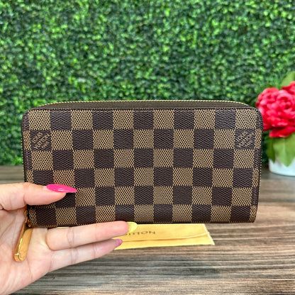 Louis Vuitton Damier Ebene Zippy Wallet