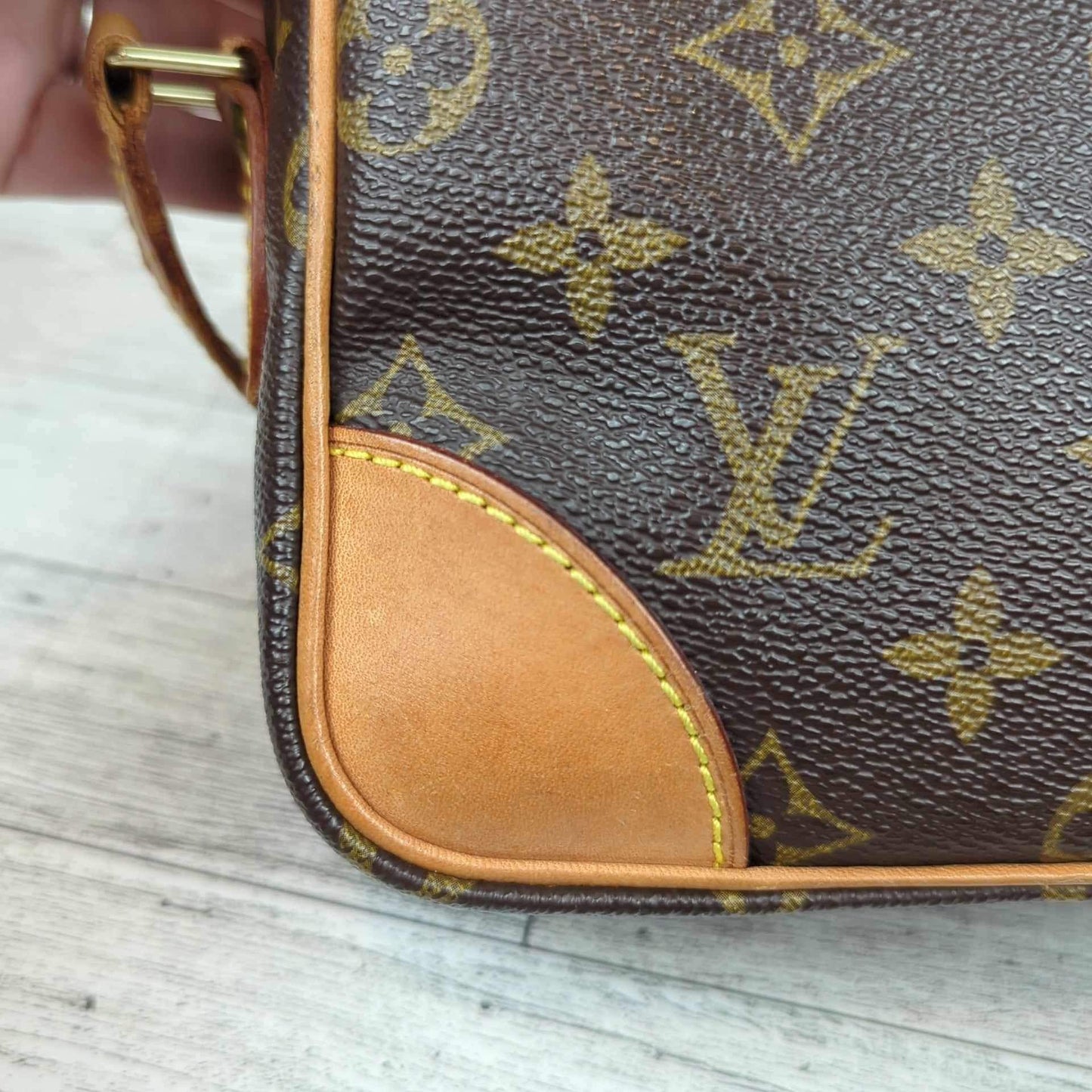 Louis Vuitton Trocadero 27 Crossbody Bag