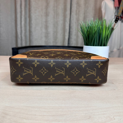 Louis Vuitton Monogram Trocadero 27 Crossbody Bag