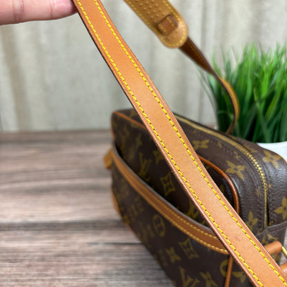 Louis Vuitton Trocadero 23 Crossbody Bag