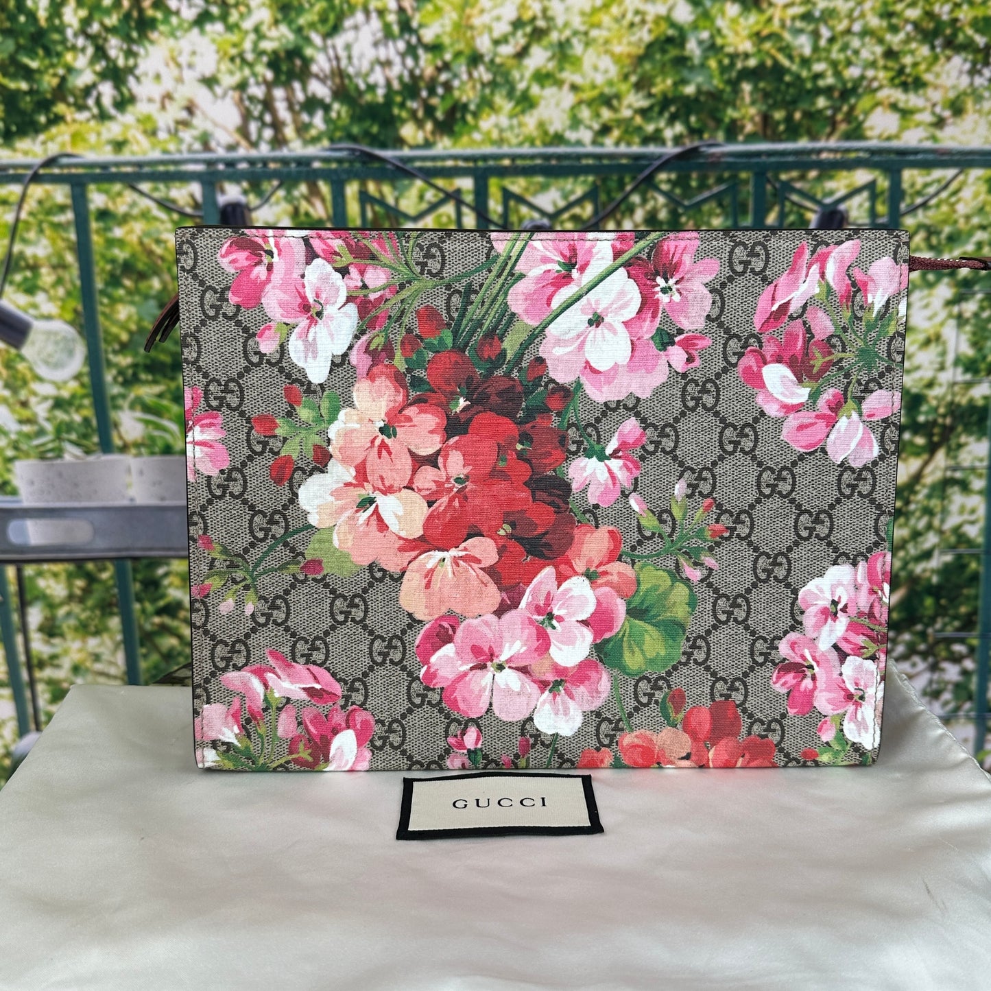 Gucci GG Supreme Blooms Cosmetic Case in Antique Rose