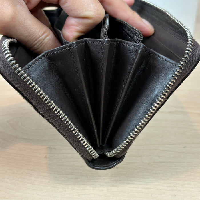 Gucci GG Supreme Bee Zip Around wallet