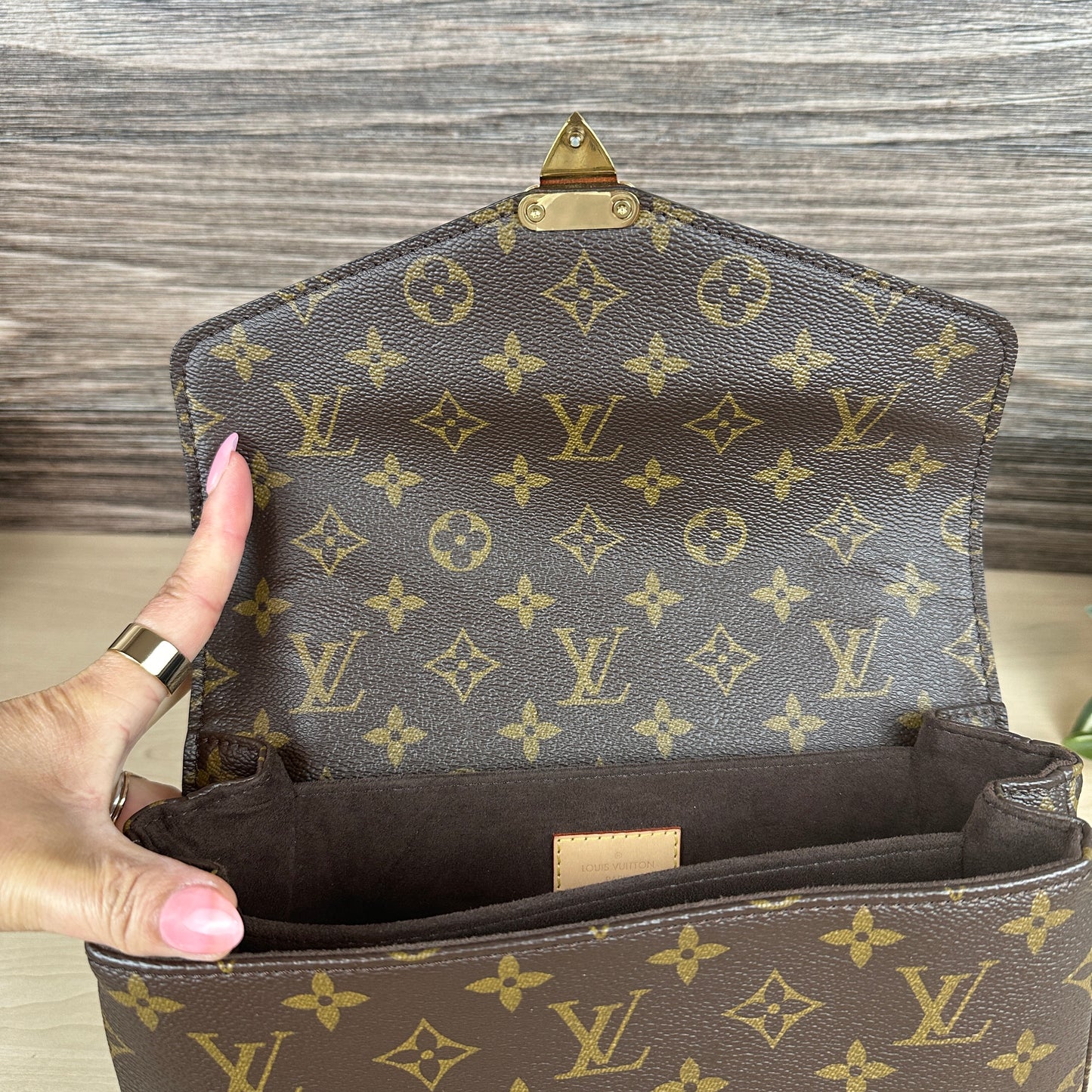 Louis Vuitton Monogram Pochette Metis