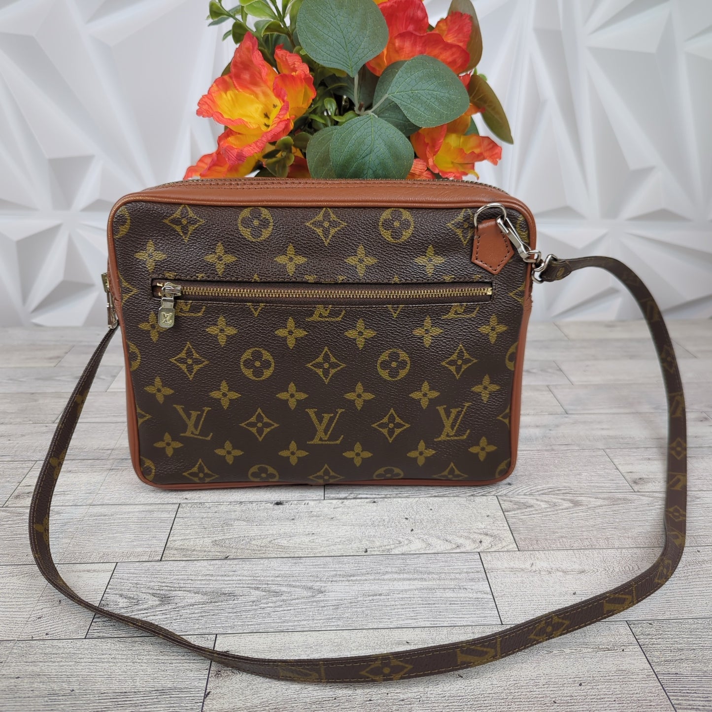 Louis Vuitton Vintage Sac Bandouliere Shoulder Bag