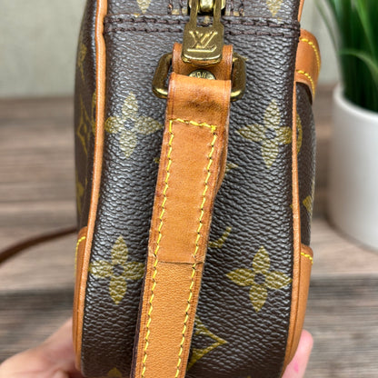 Louis Vuitton Trocadero 23 Crossbody Bag