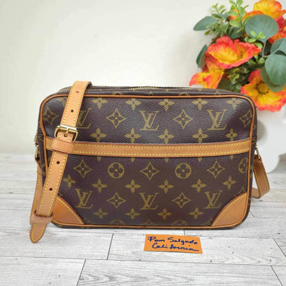 Louis Vuitton Trocadero 27 Crossbody Bag