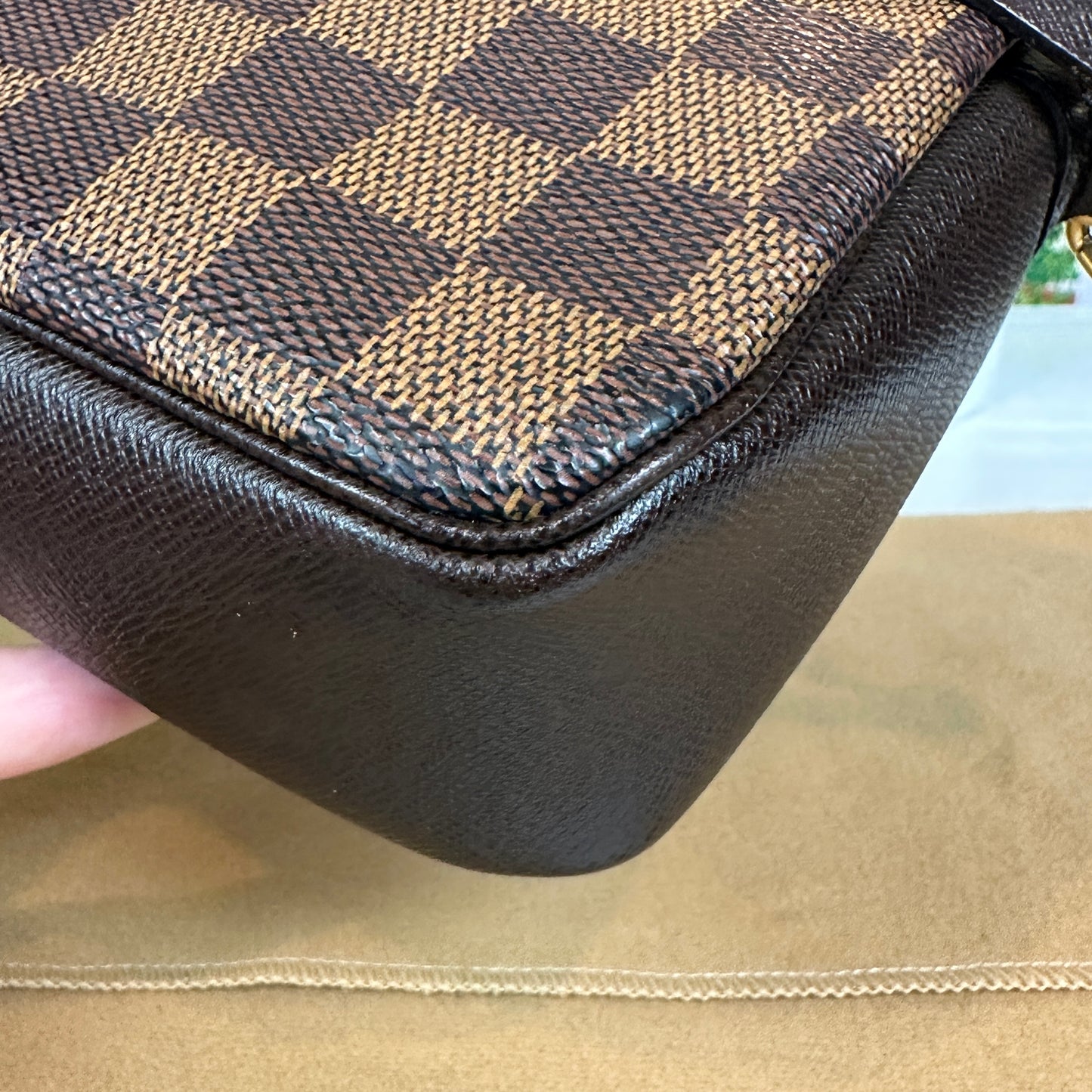 Louis Vuitton Damier Trousse Pochette