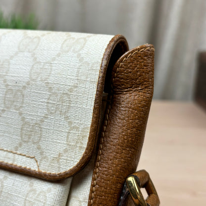 Gucci Vintage GG
Supreme Cream Shoulder Bag