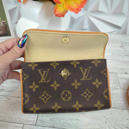 Louis Vuitton Pochette Florentine Monogram