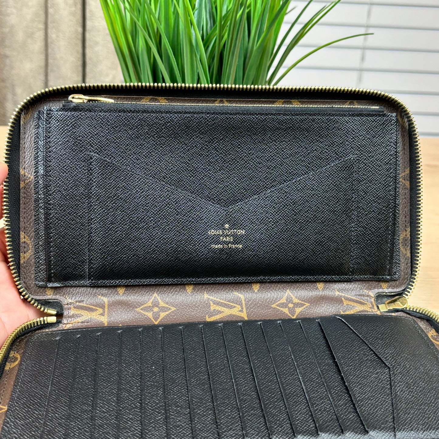 Louis Vuitton Monogram Daily Organizer Wallet Noir