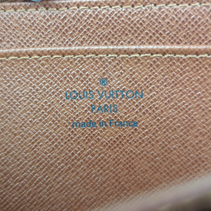 Louis Vuitton Astrid Clutch Wallet